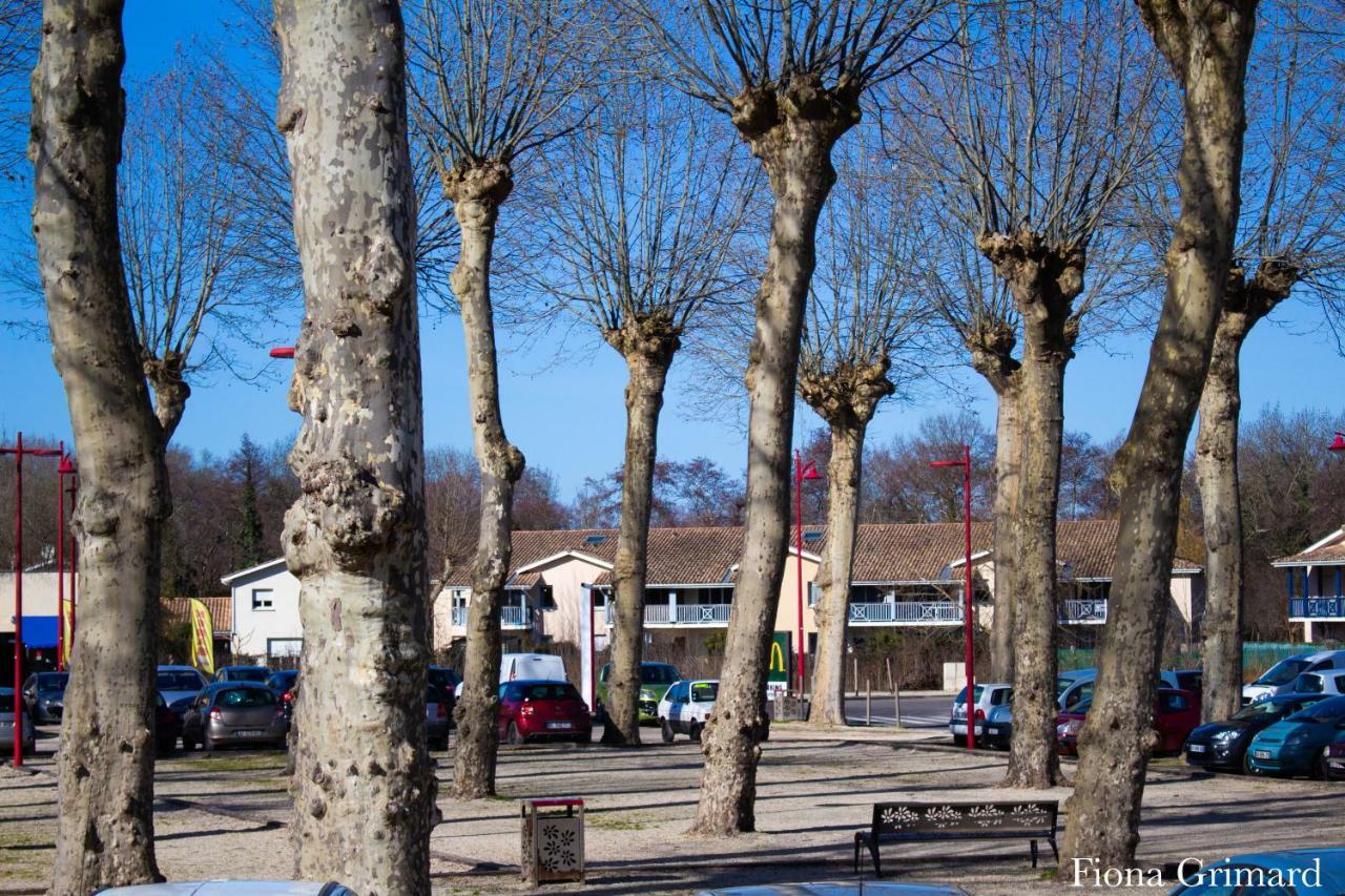 Bureaux Appartements Lesparre Medoc Eksteriør billede